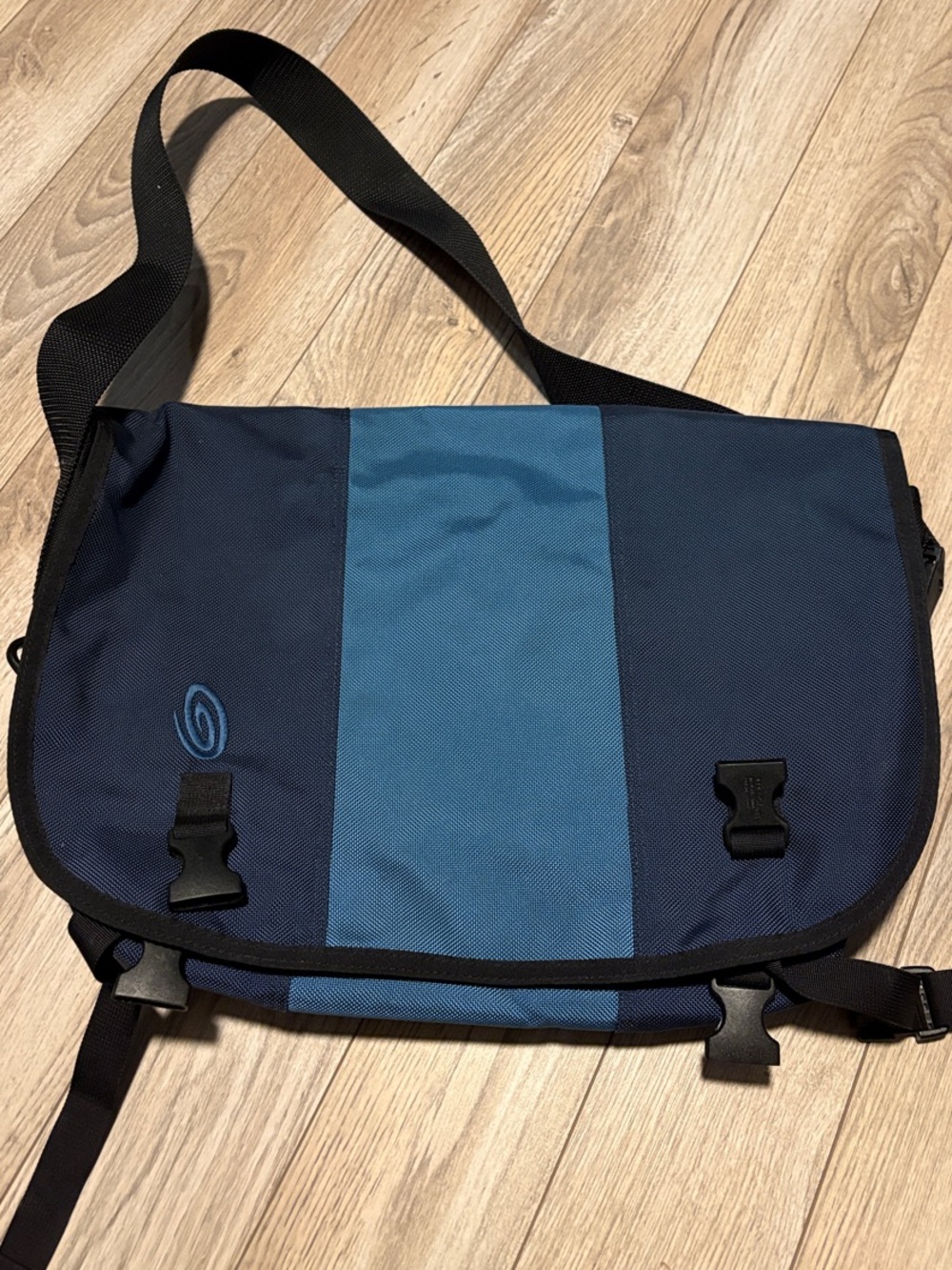 Timbuk2 Blue Two-Tone Messenger Bag with Adjustable Strap